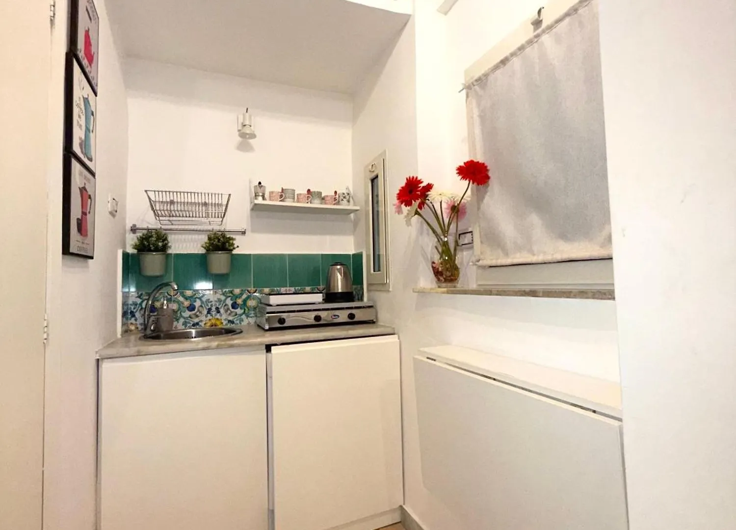 Fiftythree House - In The Heart Of Napoli Apartment 0*, Naples Italy