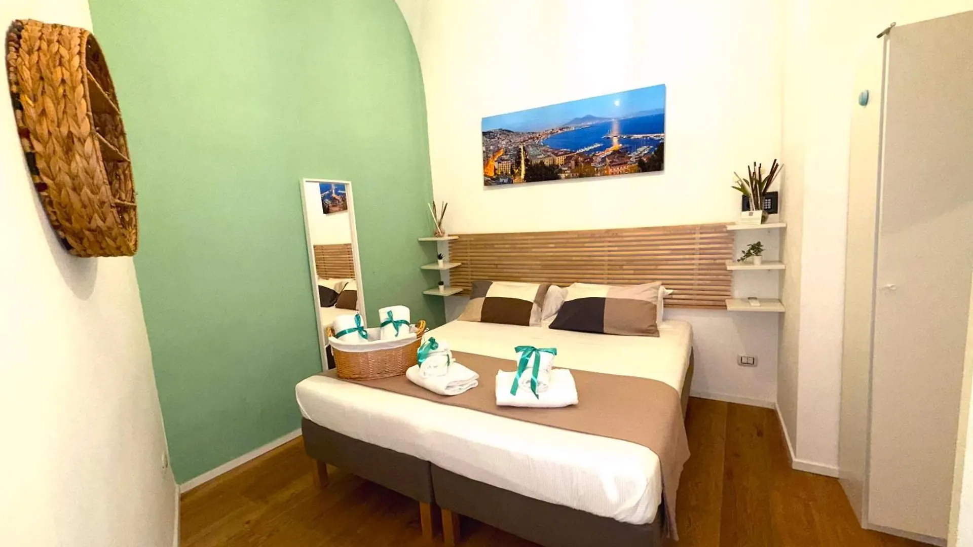 Fiftythree House - In The Heart Of Napoli Apartment