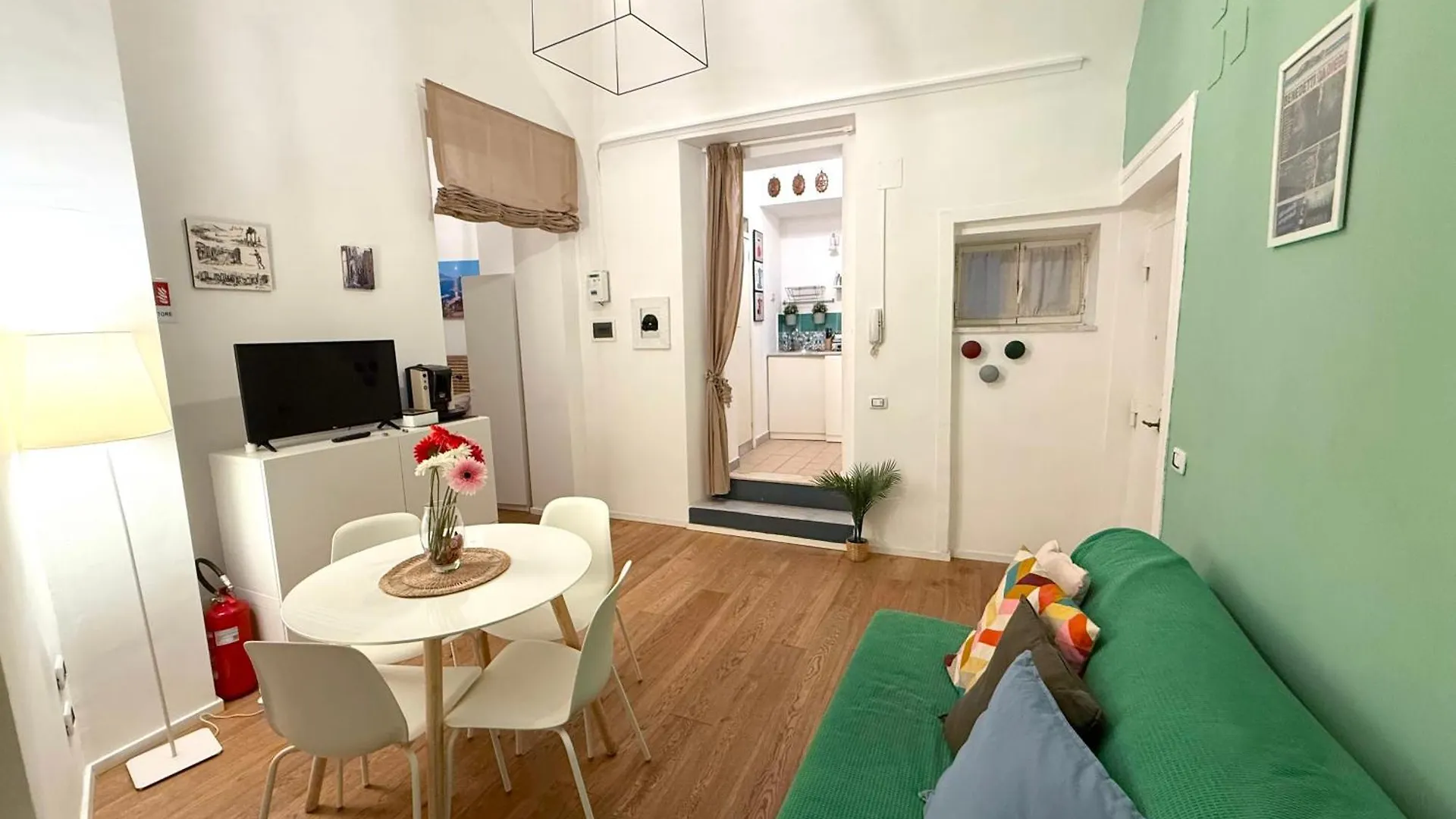 Fiftythree House - In The Heart Of Napoli Apartment