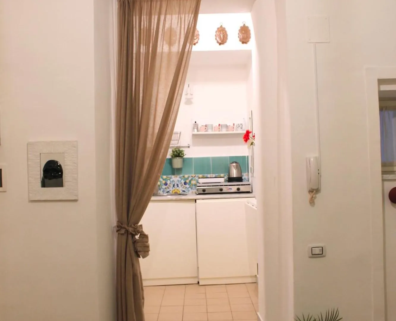 Fiftythree House - In The Heart Of Napoli Apartment 0*, Naples Italy